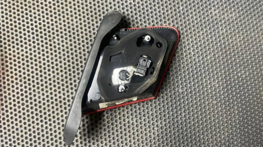 Фонарь крышки багажника левый Mercedes-Benz A2078200364 для авто Купить в Магазине