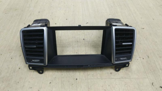 Дефлектор обдува салона Mercedes-Benz A1668300654 Купить Дефлектор обдува салона Mercedes-Benz A1668300654 в Магазине