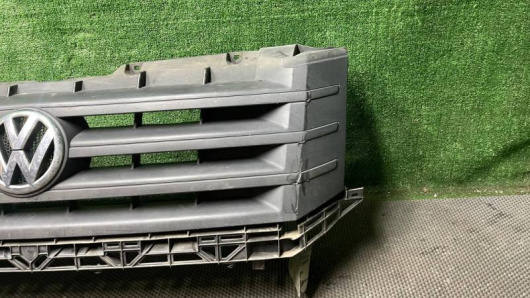 Решетка радиатора Volkswagen Crafter Купить Решетка радиатора Volkswagen Crafter в Магазине