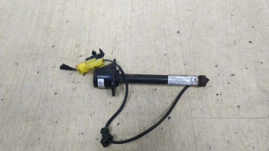 Автозапчасти в Магазине Пиропатрон петли капота Mercedes-Benz A1669060002