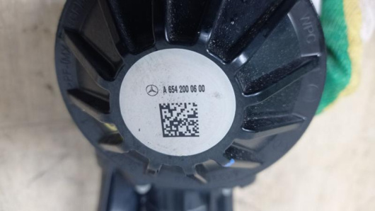 Купить Помпа Mercedes-Benz A6542000600 в Магазине