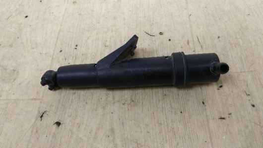 Форсунка омывателя фар правая Mercedes-Benz R251 / W251 / V251 Купить Форсунка омывателя фар правая Mercedes-Benz R251 / W251 / V251 в Магазине